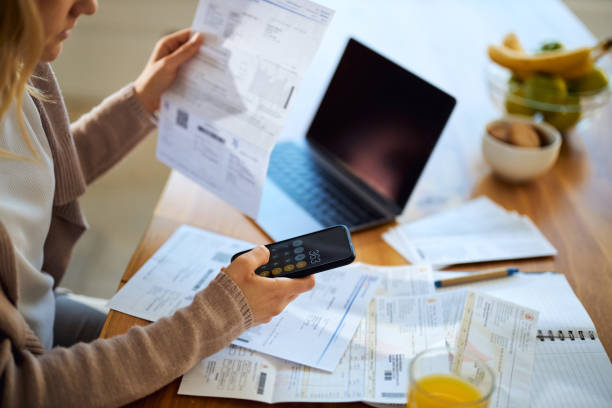 women using billing apps